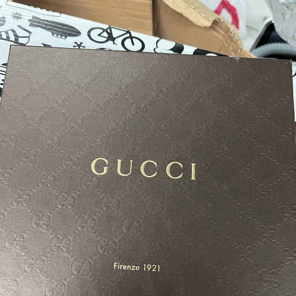 Gucci Brown Leather Belt with Gold GG Buckle - Picture 4 of 4